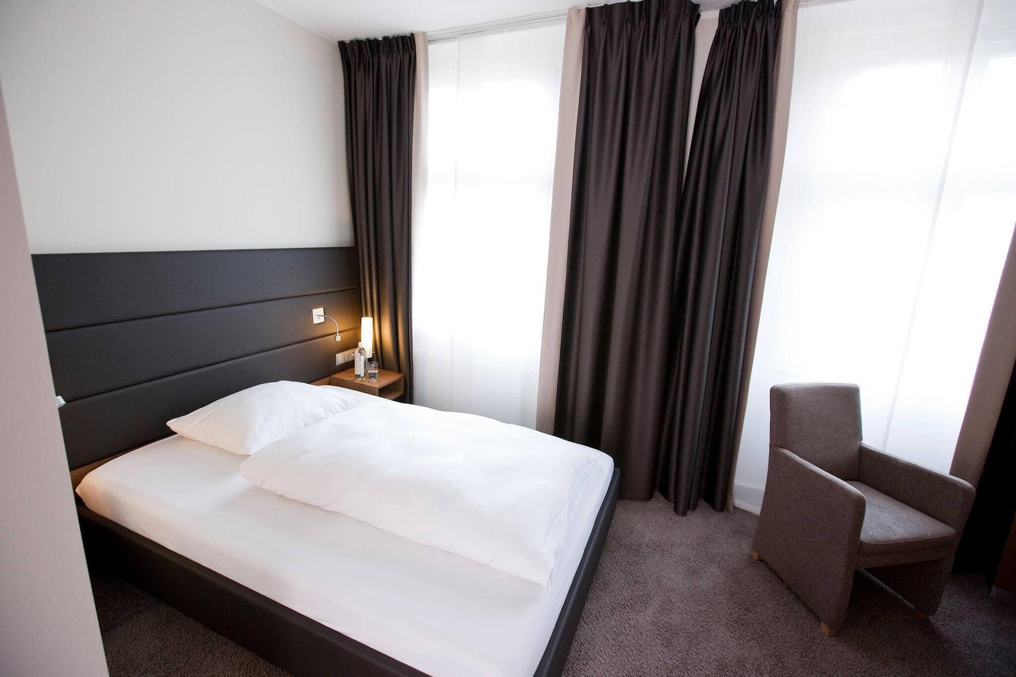 Hotel Graefrather Hof Золинген Экстерьер фото