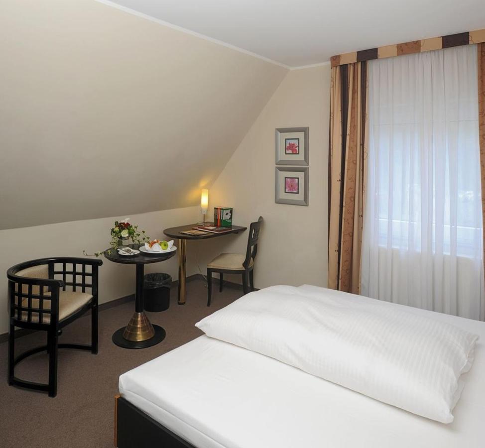 Hotel Graefrather Hof Золинген Номер фото